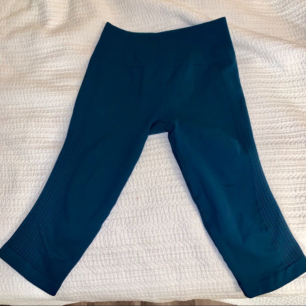 LuLulemon crop pants